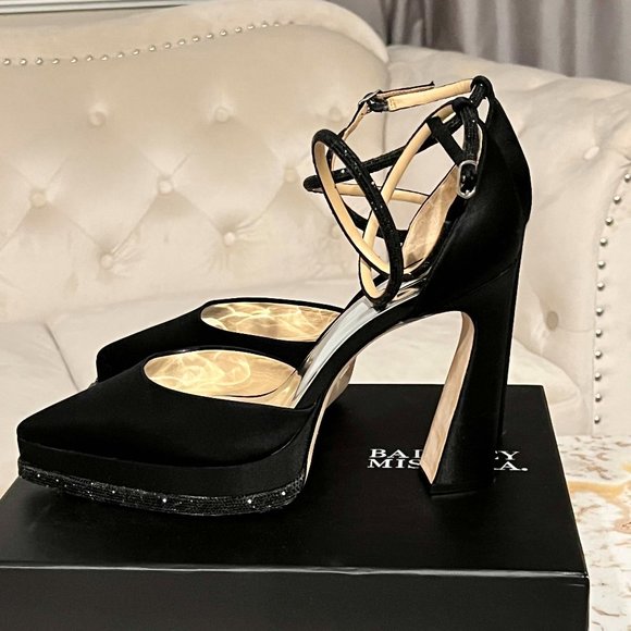 BADGLEY MISCHKA COLLECTION Eliana Ankle Strap Platform Pointed Toe Pump - Picture 1 of 5